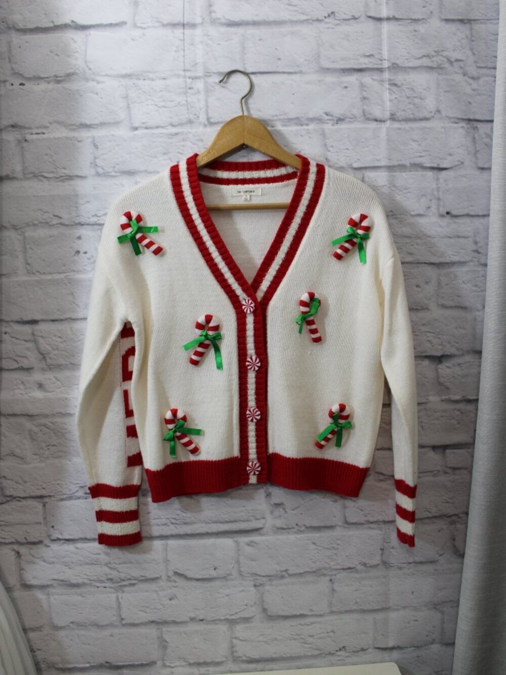 Christmas Holiday Sweater No Comment Small Red White Candy Cane Button Front